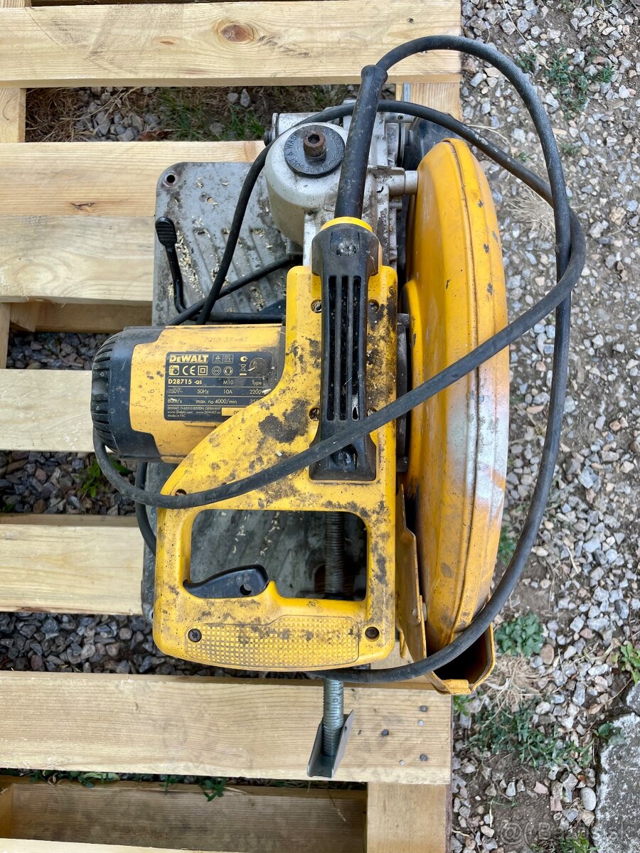 DeWALT rozbrusovačka - 4