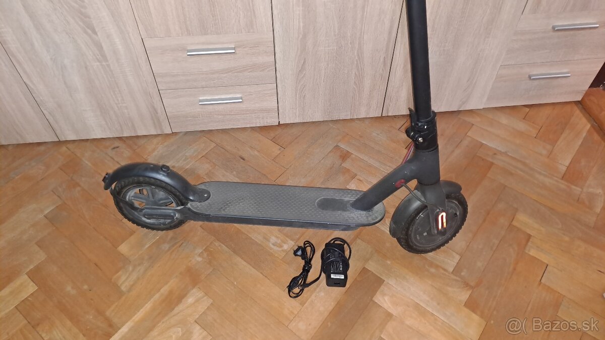 Elektrická kolobežka Xiaomi M365 - 4