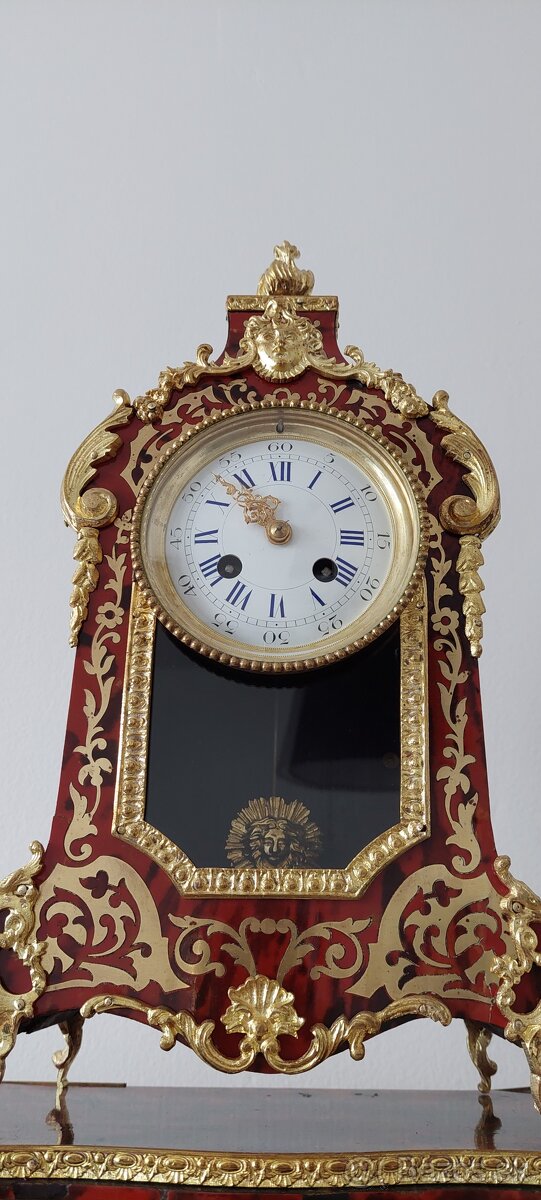 Hodiny Boulle s originálnou podstavou. - 4