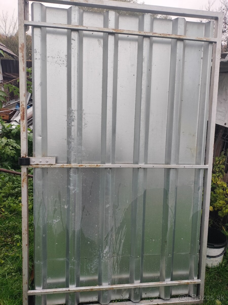 Predám Garažovu bránu A Dvere - 4