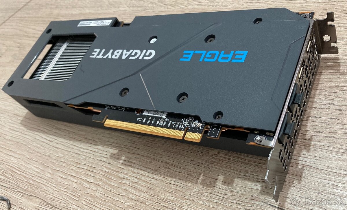 Gigabyte Eagle AMD RX 6600 - 4
