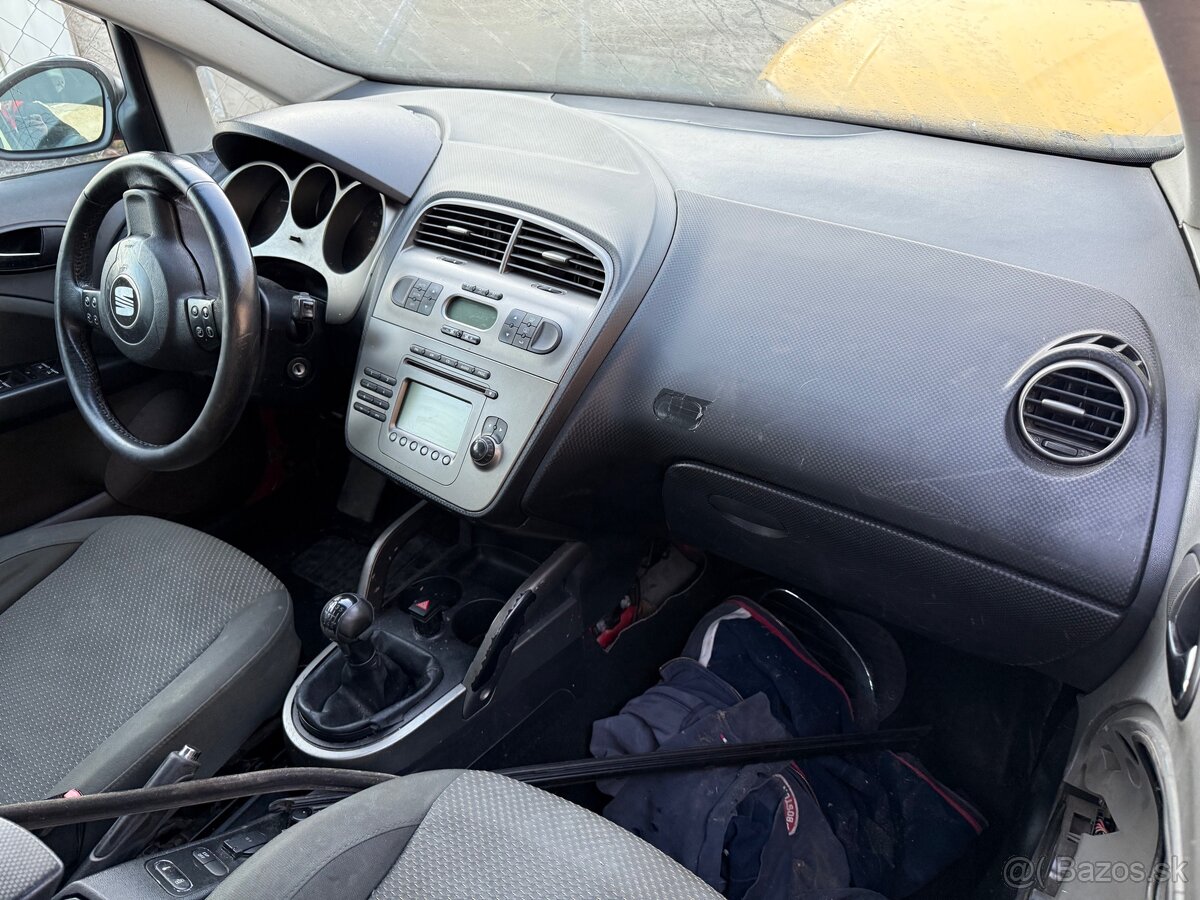 Rozpredam Seat Altea 2.0tdi - 4