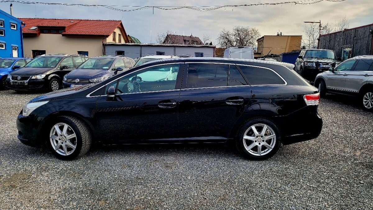 Toyota Avensis Combi 2.0 D-4D Exclusive - 4