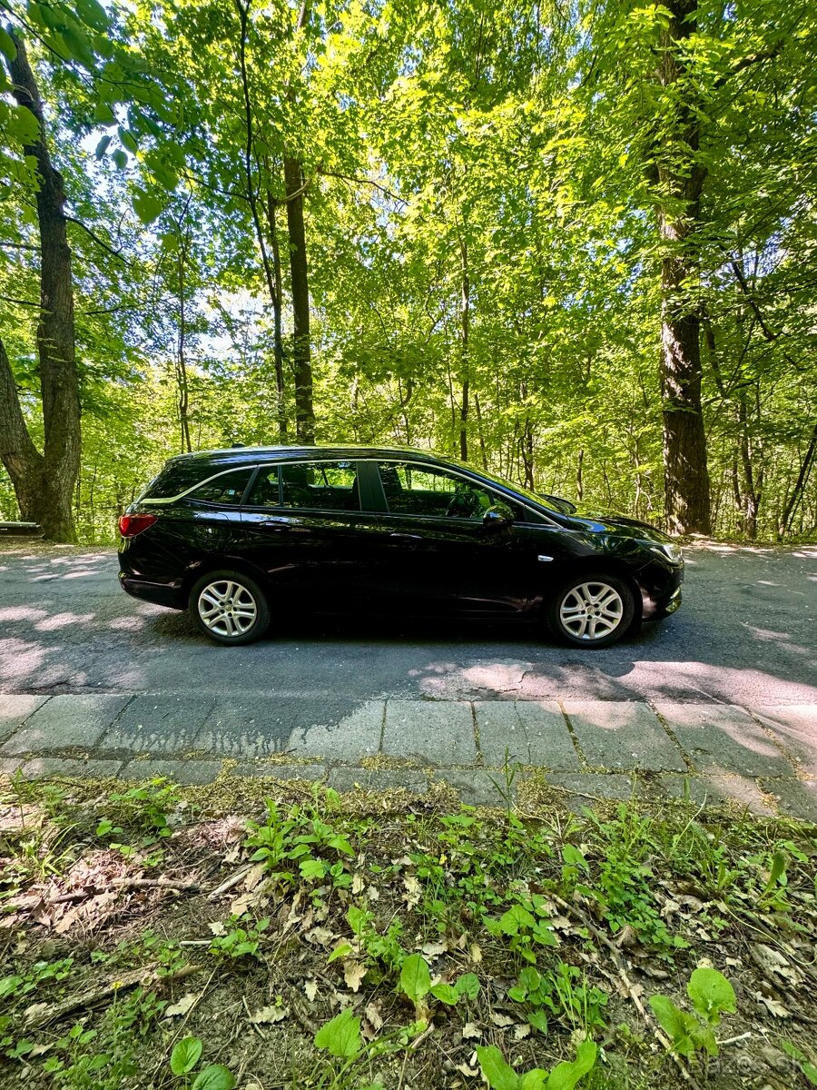 Opel astra sports tourer - 4