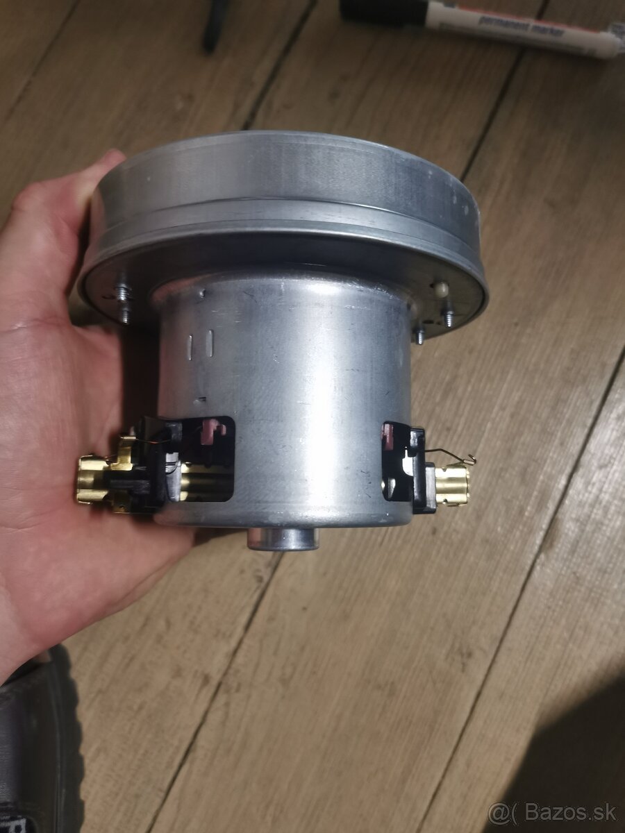 Predám motory elektrolux AEG 2000w - 4