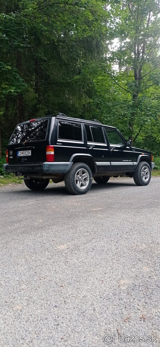Jeep Cherokee XJ - 4