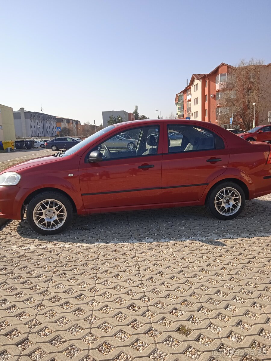 Chevrolet Aveo - 4