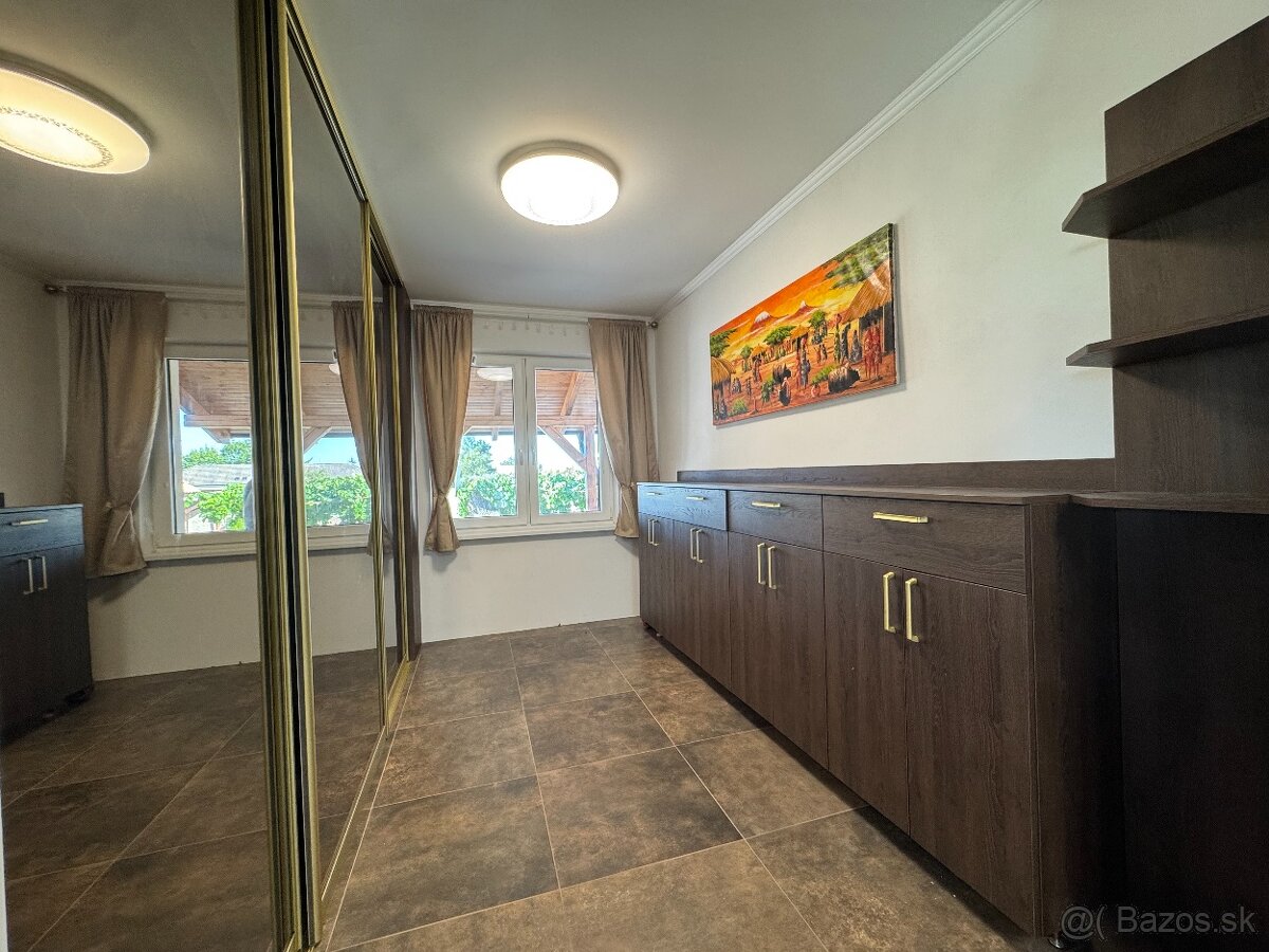 Veľký 4 izbový rodinný dom s bazénom, Krásno - Partizánske - 4