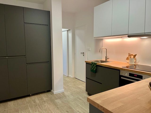 Na prenájom nadštandarný 2i byt v bytovej vile v lokalite Ho - 4