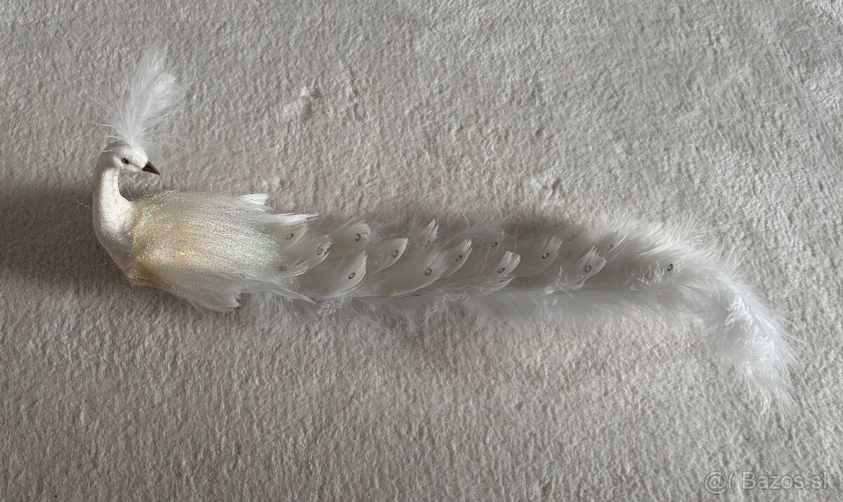 Luxusný dekoračný páv – biely s pierkami a kryštálikmi (na k - 4