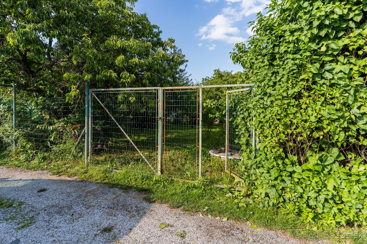 PREDAJ - Slnečná záhrada 399 m2, Seňa - Ke okolie - 4