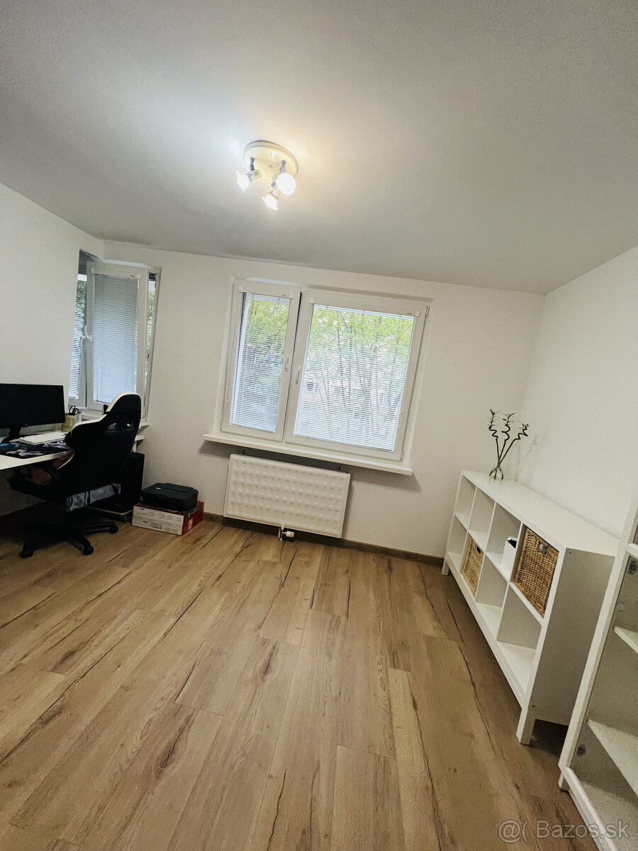 Na prenájom 1-izbový byt v lokalite Martin - Ľadoveň - 4