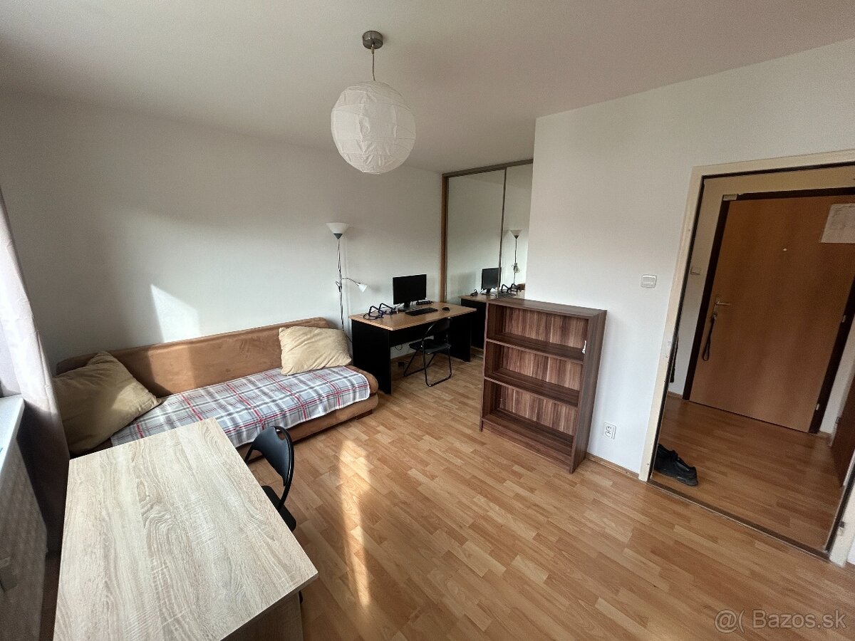 Predám pekný 1- izbový byt v Banskej Bystrici - 4