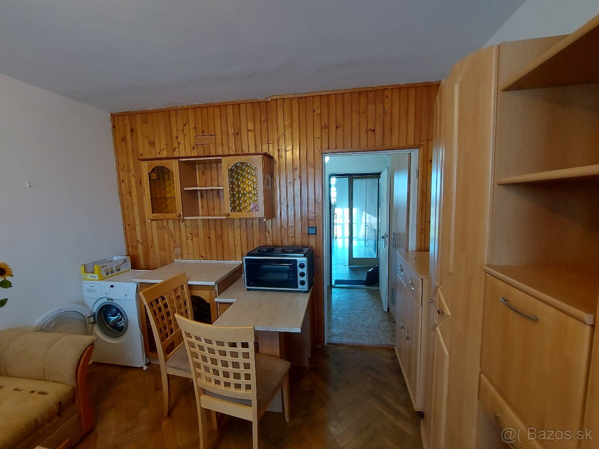 Prenájom garsónky na Tekovskej ul. 2 v Leviciach - 4