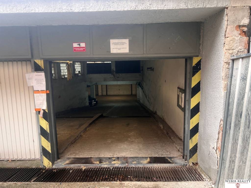 Garaz na Nivách (Liptovská ul.), vstup na ďiaľkové ovl.cena - 4