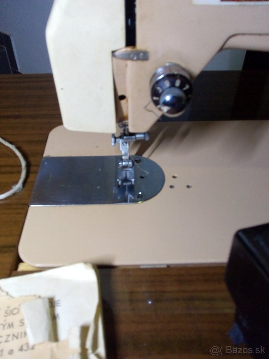 LUCZNIK poľský starožitný šijací stroj - 4