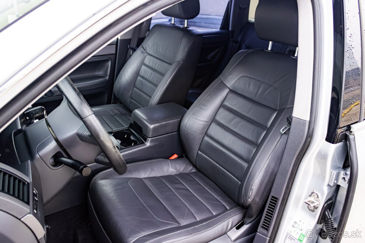 Volkswagen Touareg 3.0 TDI V6 176kW / Vzduch / Pamäť / - 4
