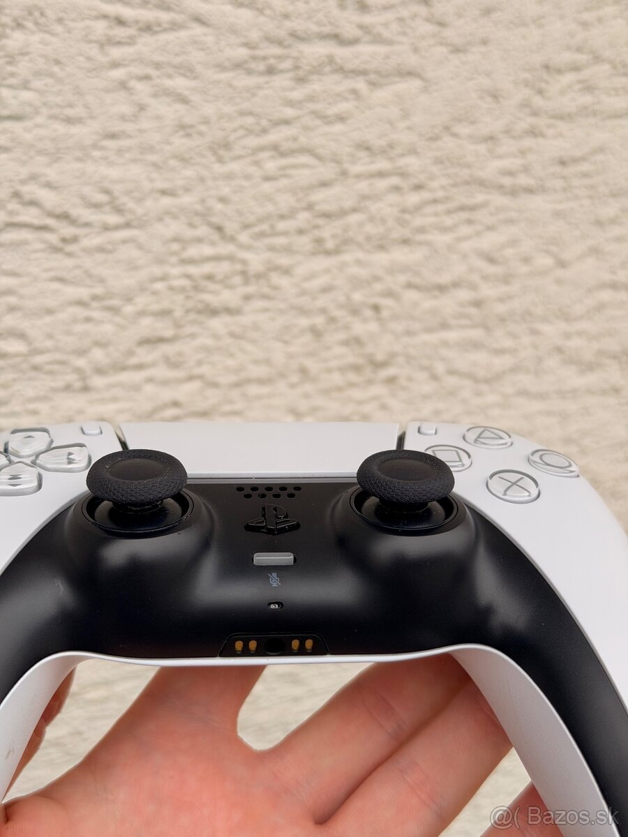 Ovládač na Playstation 5 - 4