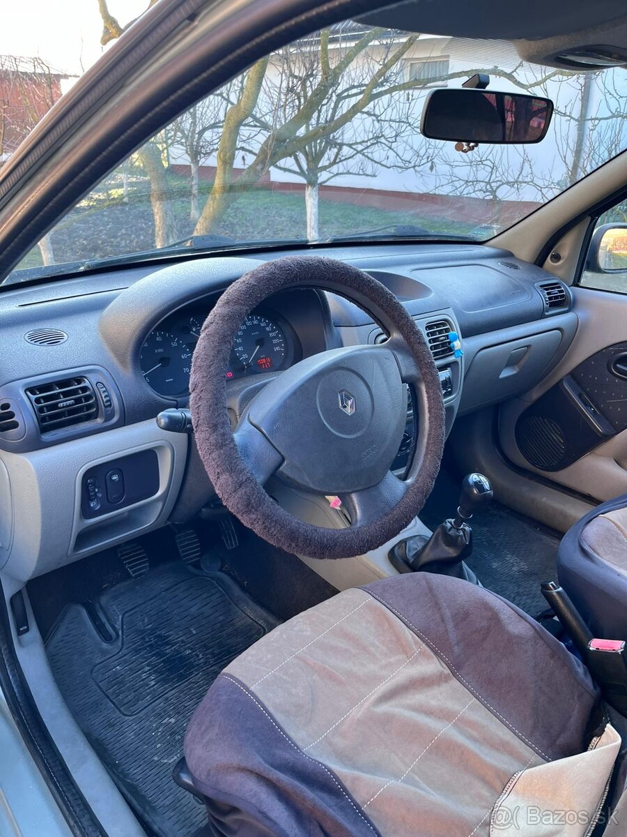 Renault Clio Thalia 1.4 benzín - 4