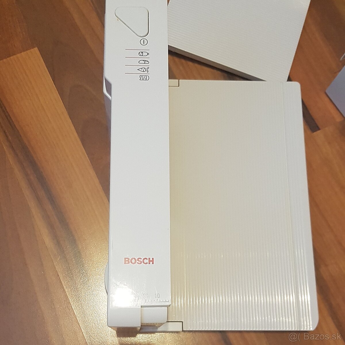 Elektrický univerzálny krájač potravín Bosch MAS 6107 - 4