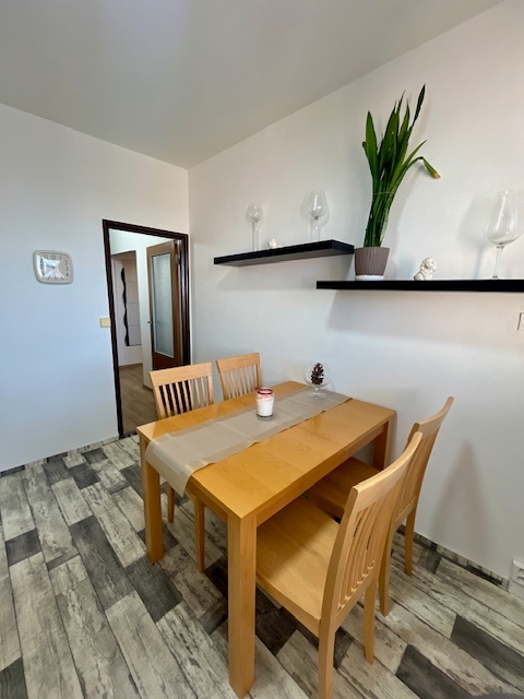 Veľký 3-izb.byt Jedlíková, loggia, internet, energie - 4