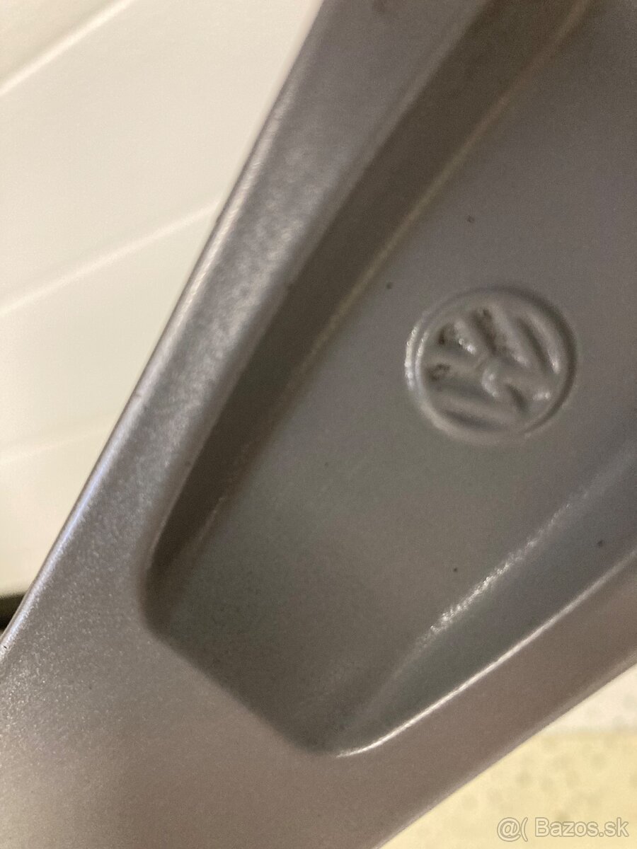 Alu sada org VOLKSWAGEN LONDON 5x112 7J ET40 215/55 R17 - 4