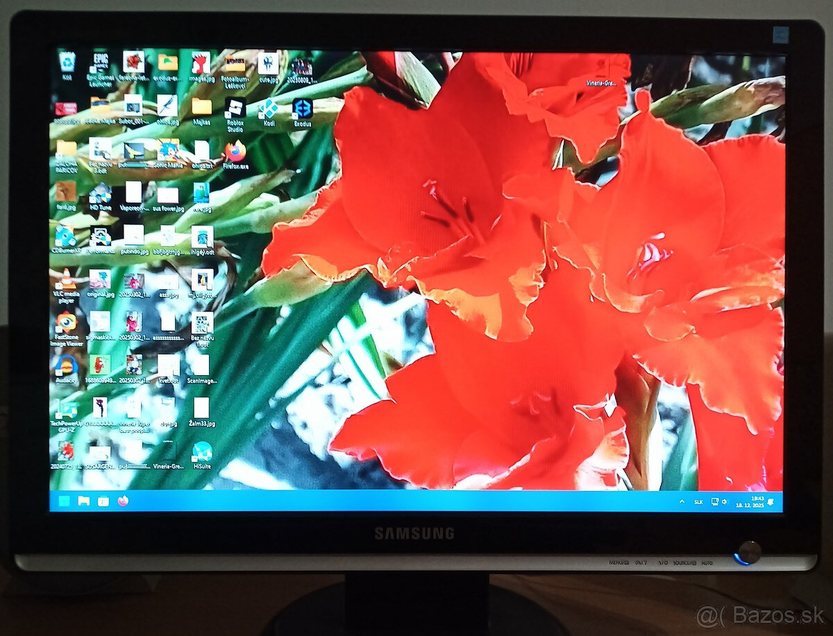 20/22" LCD monitory - 4