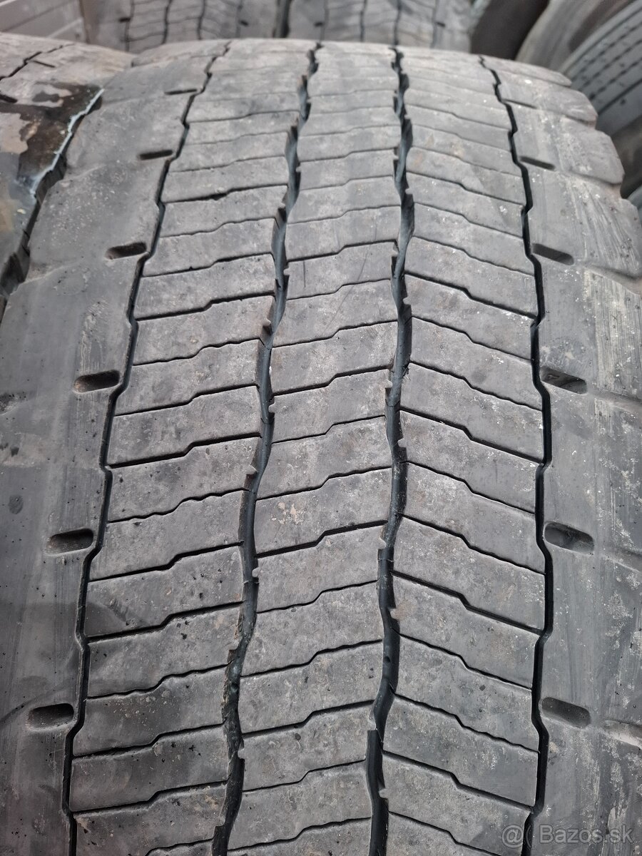 315/70 R22,5 Michelin X MULTI - 4
