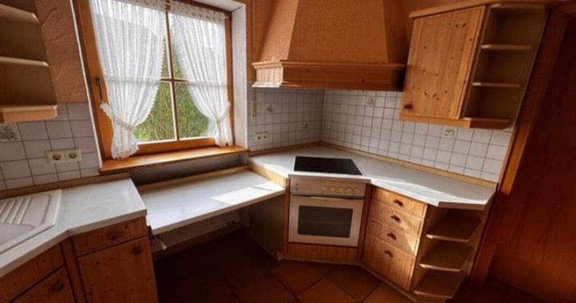 Kuchyňská linka smrk masiv se spotřebiči,5666 - 4