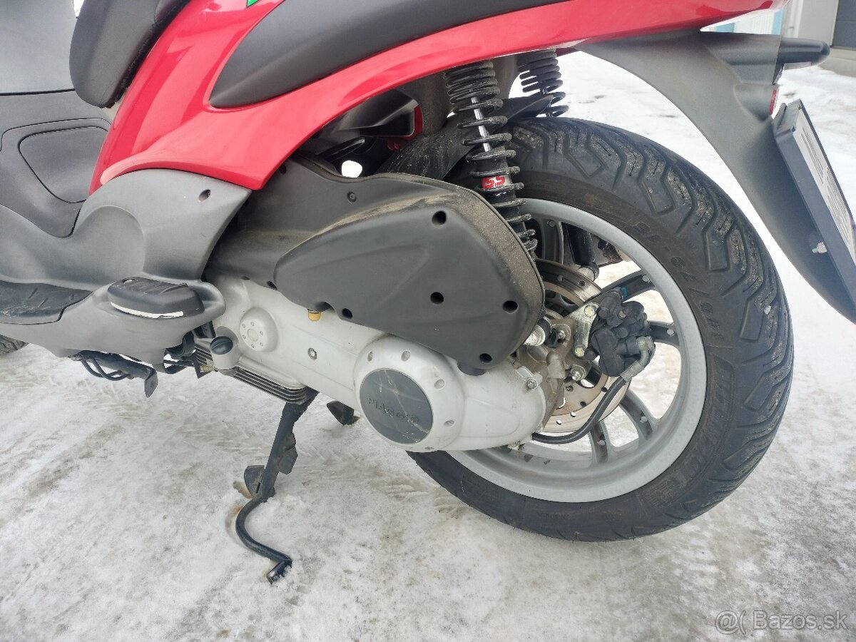 Piaggio Beverly 200 - 4