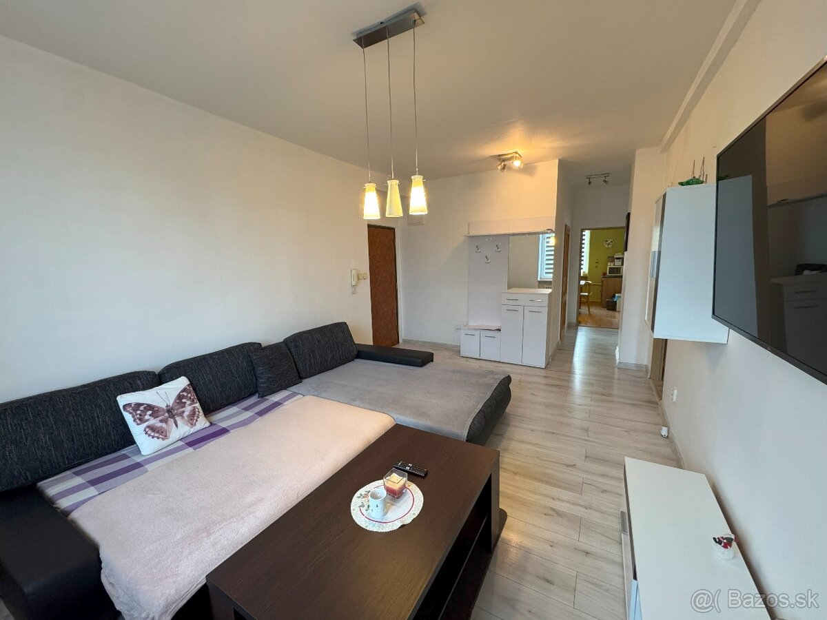 ZNIZENA CENA Trojizbový byt v centre mesta Veľký Krtíš - 4