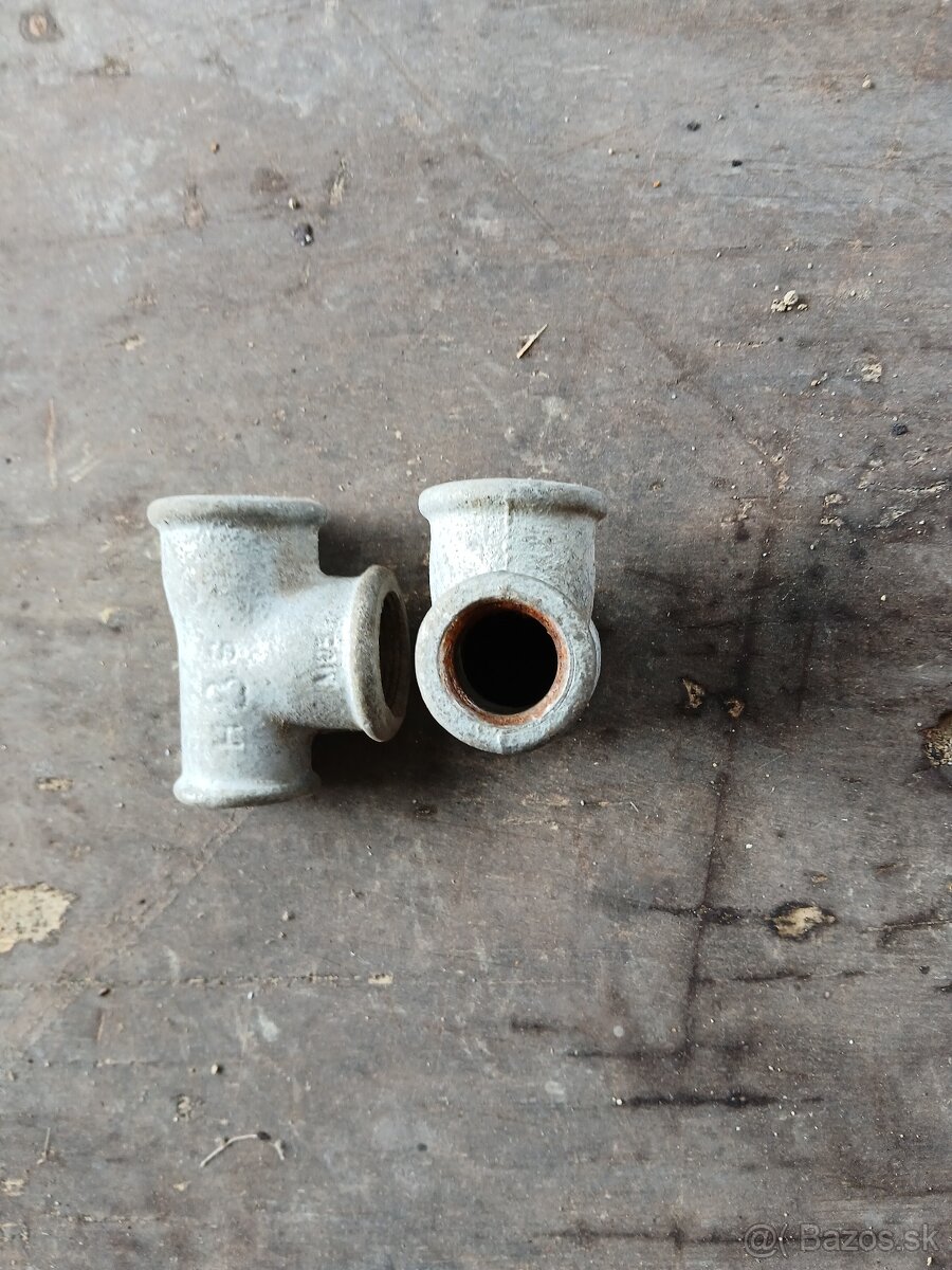 Vodoinstalacny materiál T-kus 3/4-3/4-1/2 - 4