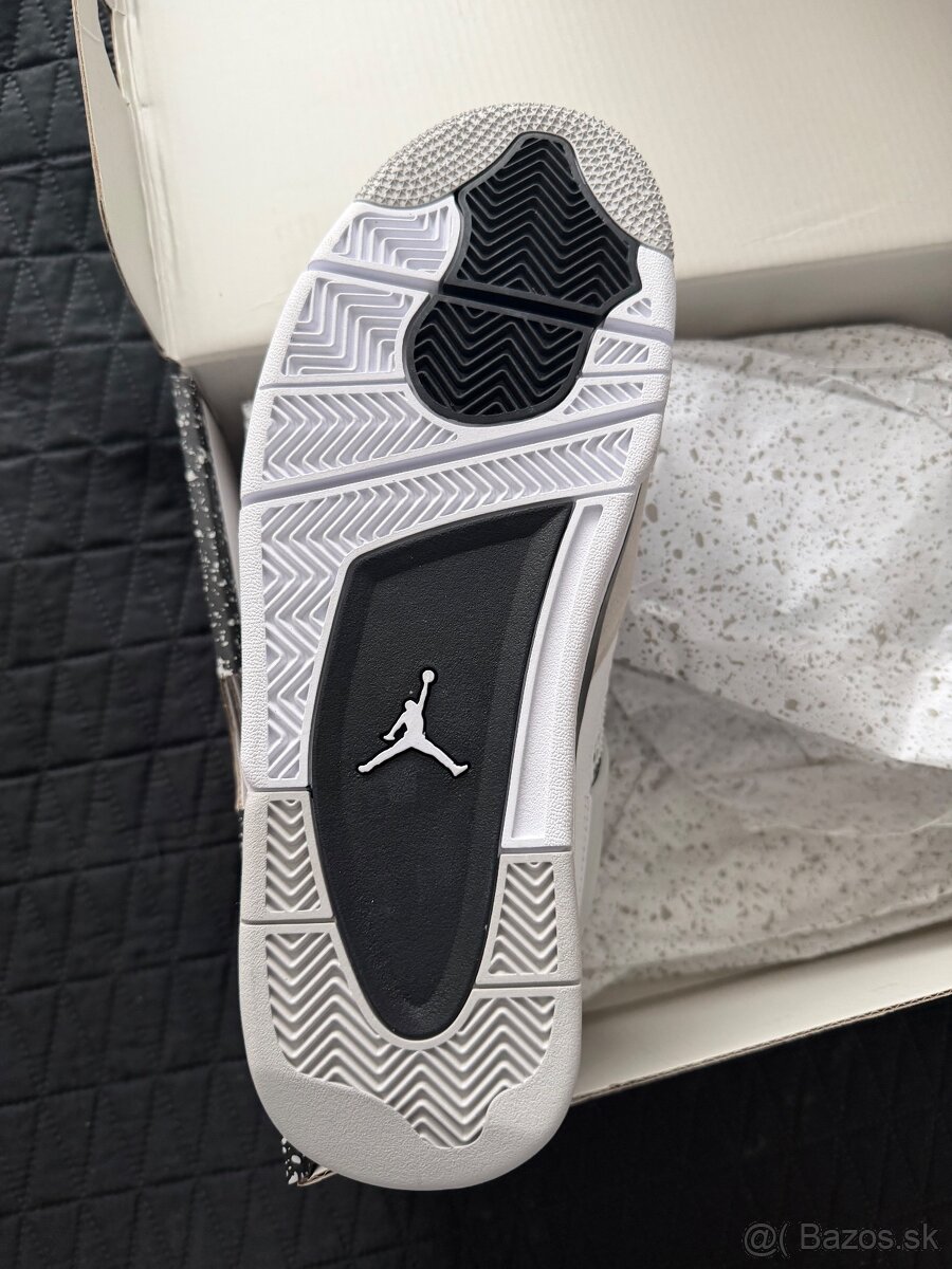 Nike Jordan 4 Military Black - 4