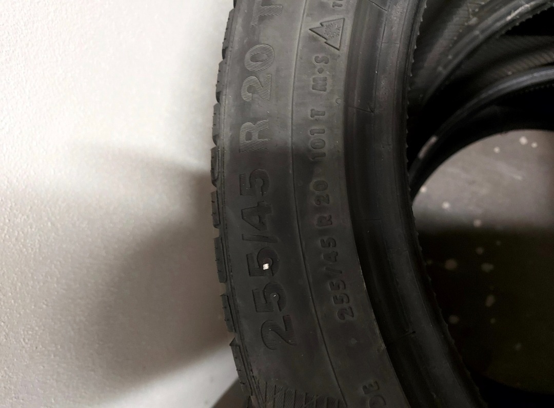 Predám pneu 255/45 R20 a 285/40 R20 - 4