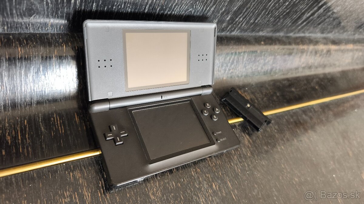 PREDAM NINTENDO DS LITE + NFS PRO STREET HRA - 4