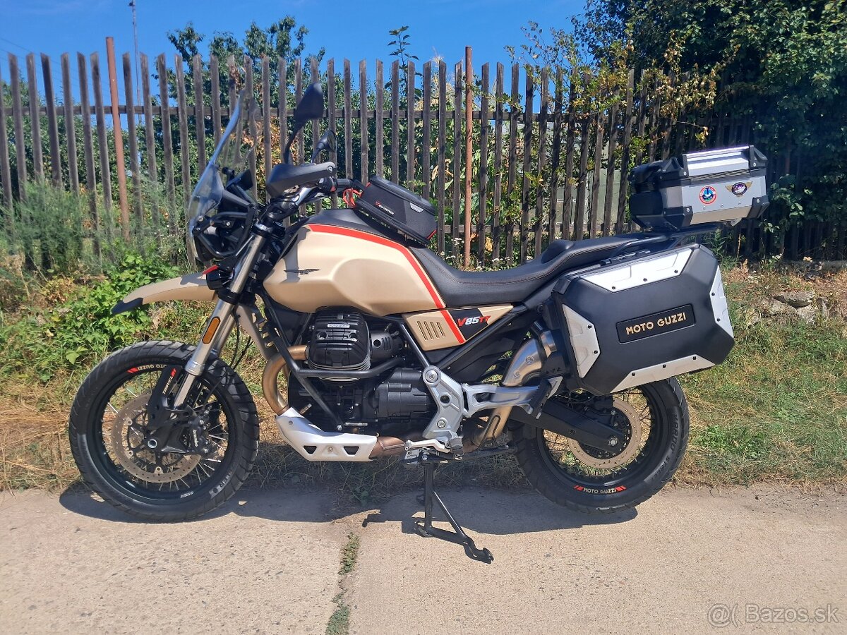 Moto Guzzi V 85 TT Travel abs - 4