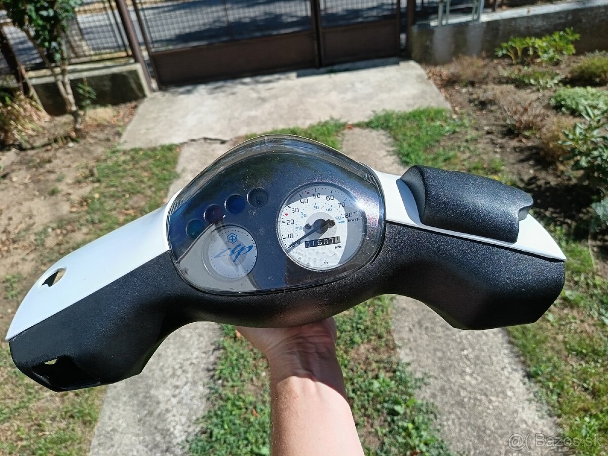 Piaggio zip 50 vrchna kapotáž, svetlo, tachometer - 4