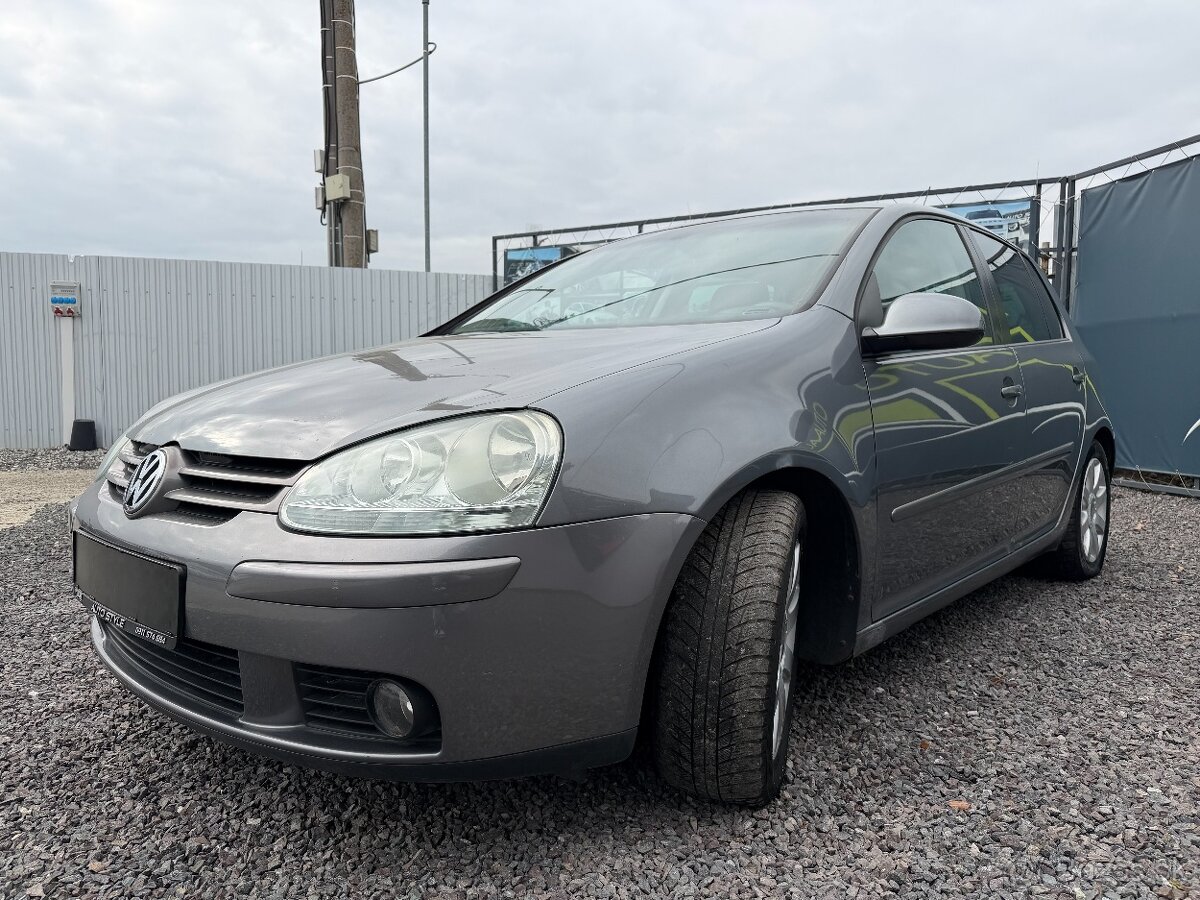 Volkswagen Golf 1.6 FSI Trendline - 4
