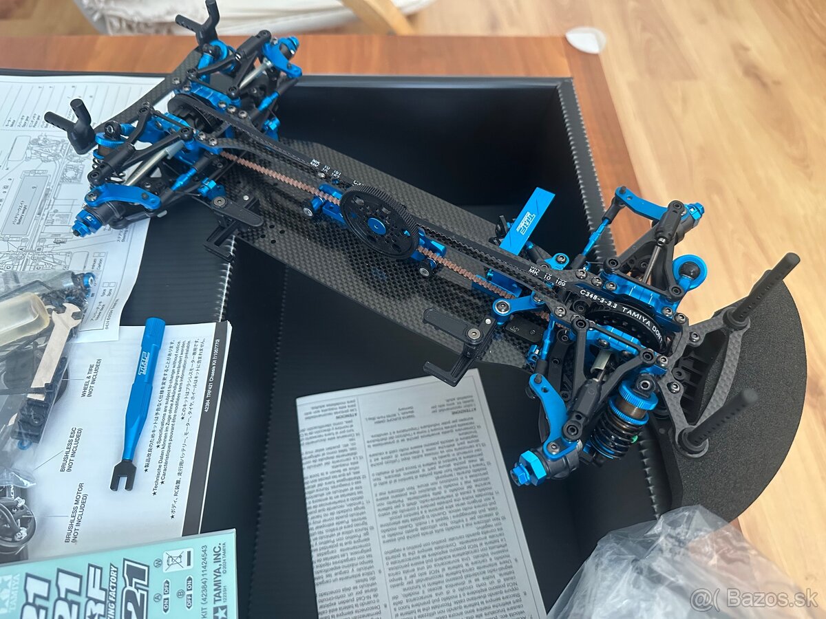 Karbonovy podvozok tamiya trf421 - 4