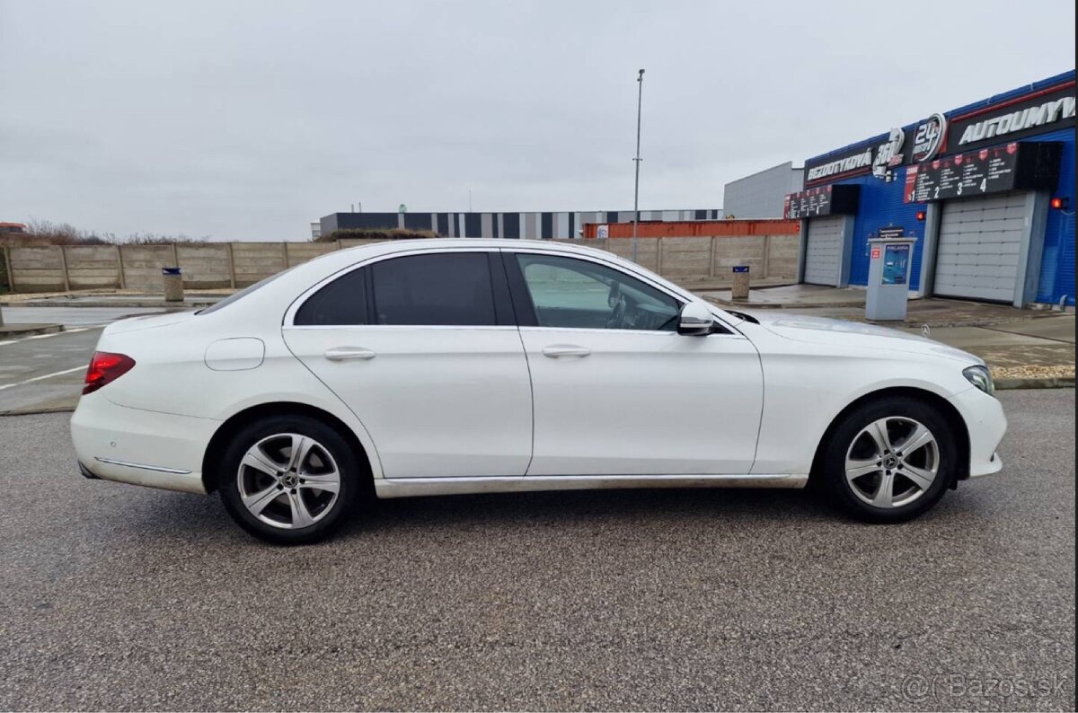 Mercedes-Benz E trieda Sedan 220 d A/T - 4