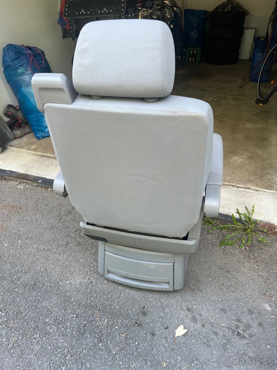 Predám sedadlo z VW T5 - 4