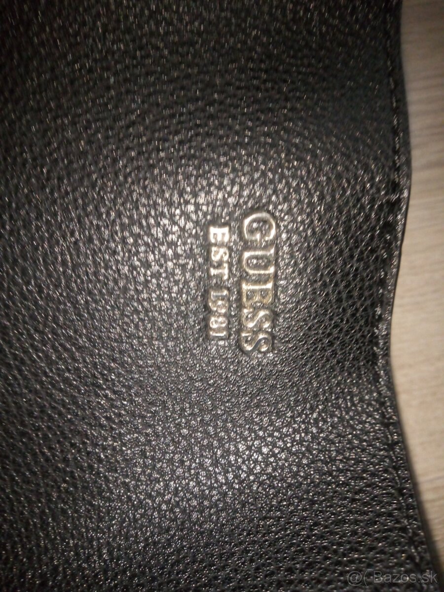 Predam ciernu kabelku Guess - 4