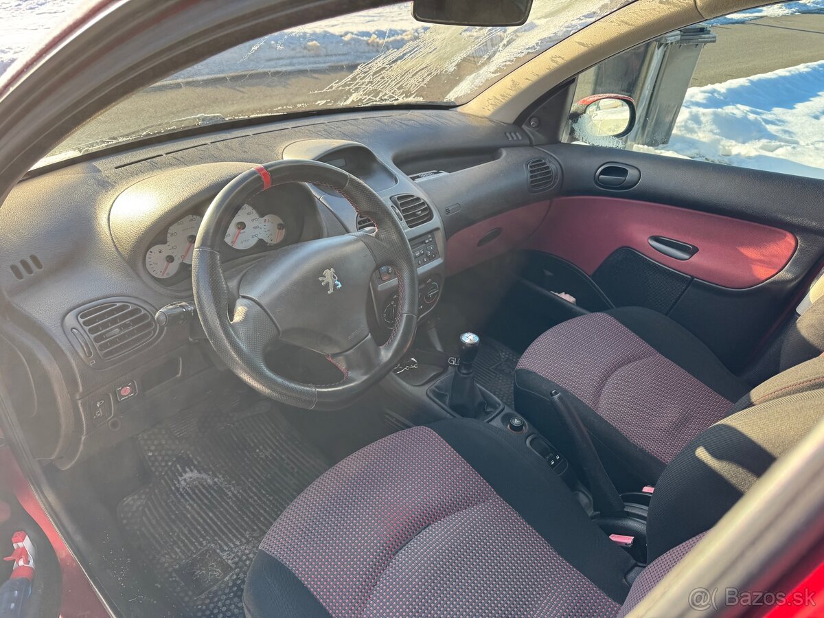 PEUGEOT 206 1.4i - 4