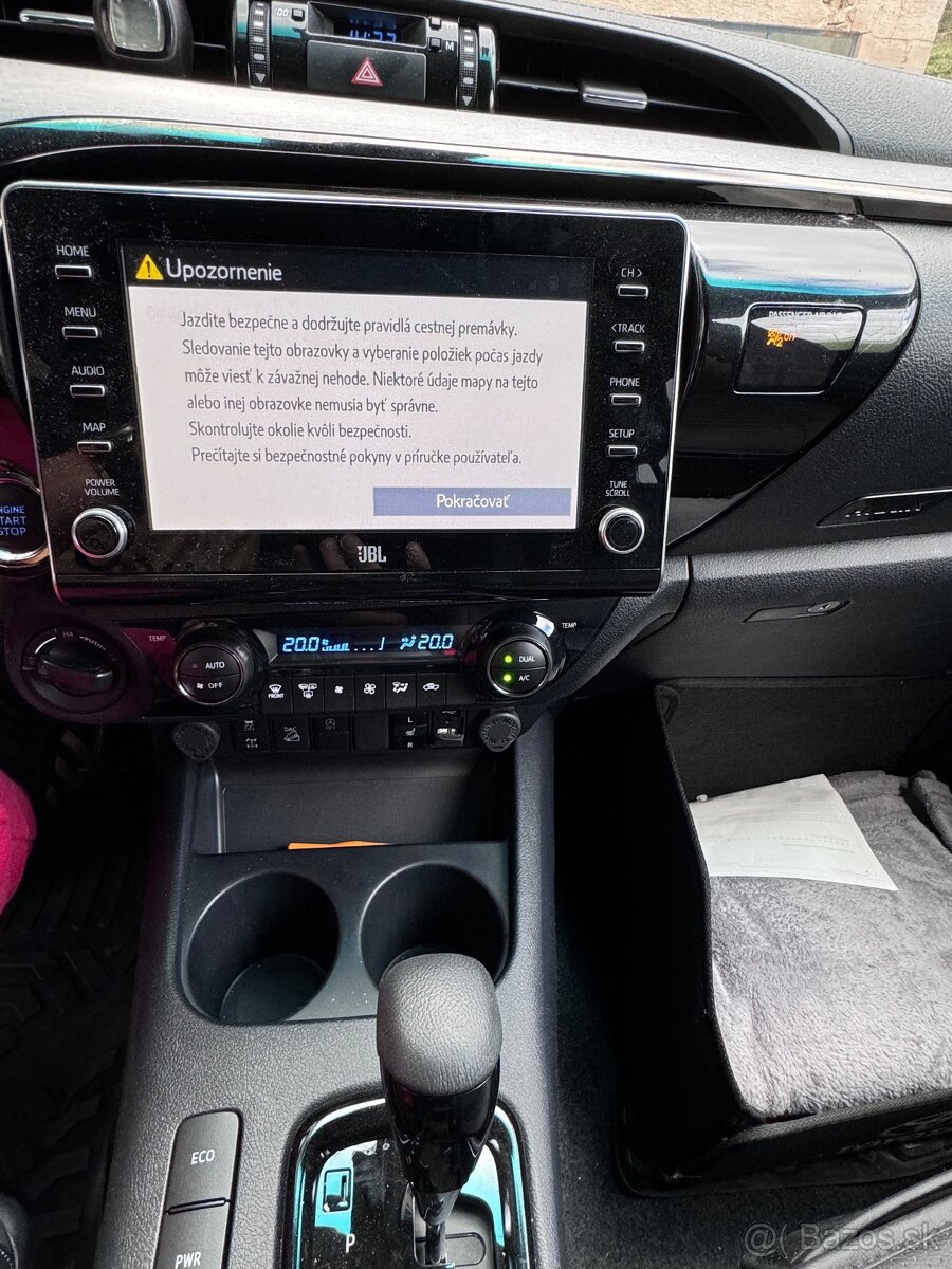 TOYOTA HILLUX 2.8 D