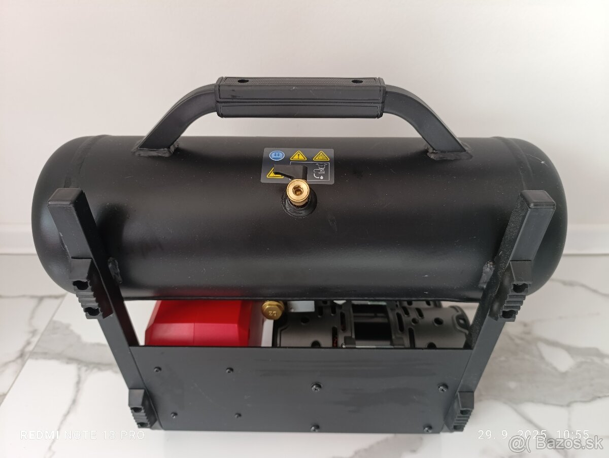 Predám Milwaukee aku kompresor - 4