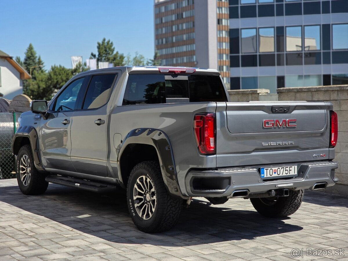 GMC Sierra 5.3L V8, 2021 AT4 výbava Full DPH