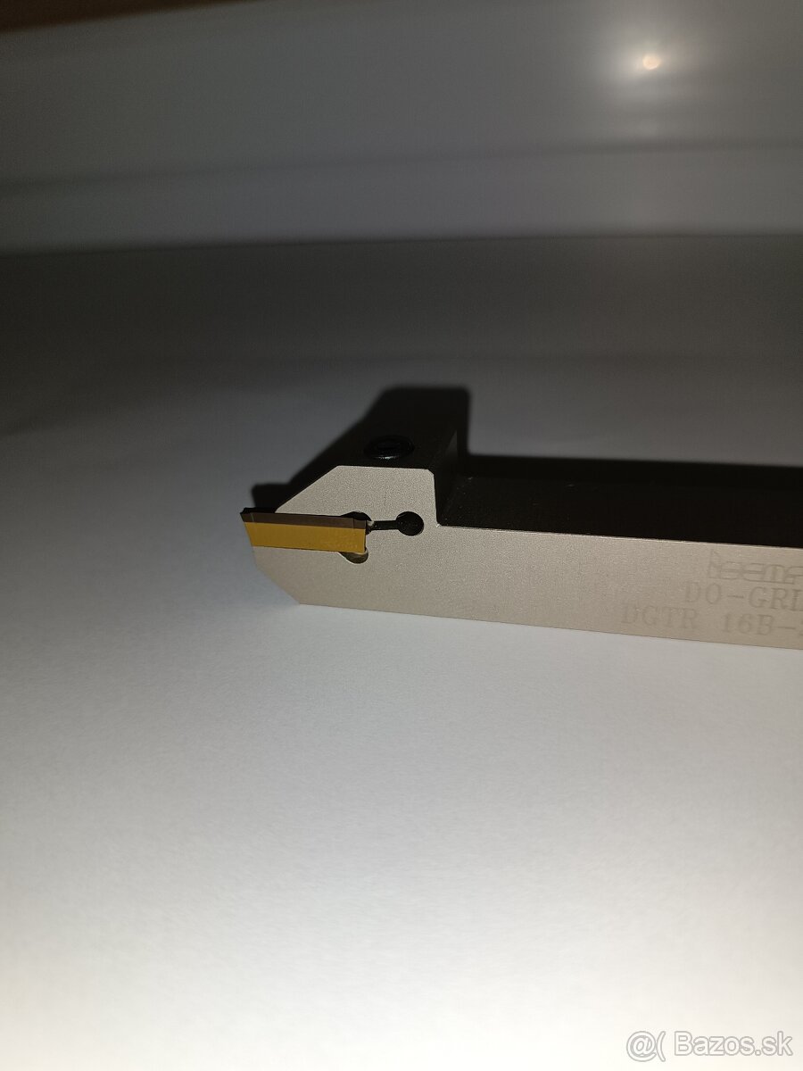 Predám upichovací držiak s plátkami iscar. - 4