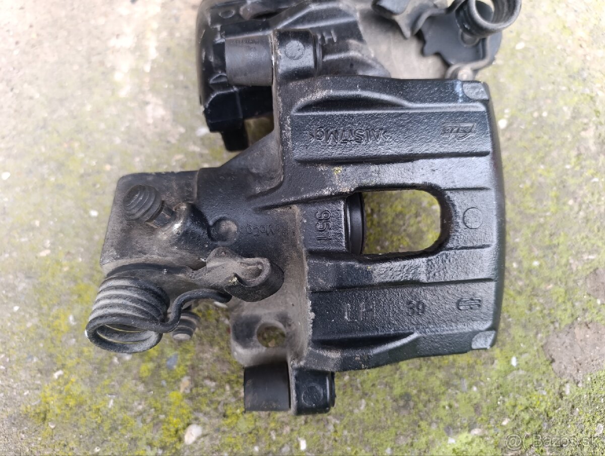 Zadné brzdové strmene Ford Mazda Volvo - 4