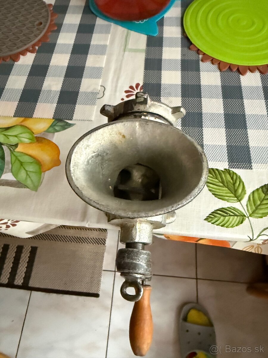 Retro mlynček na mäso - 4