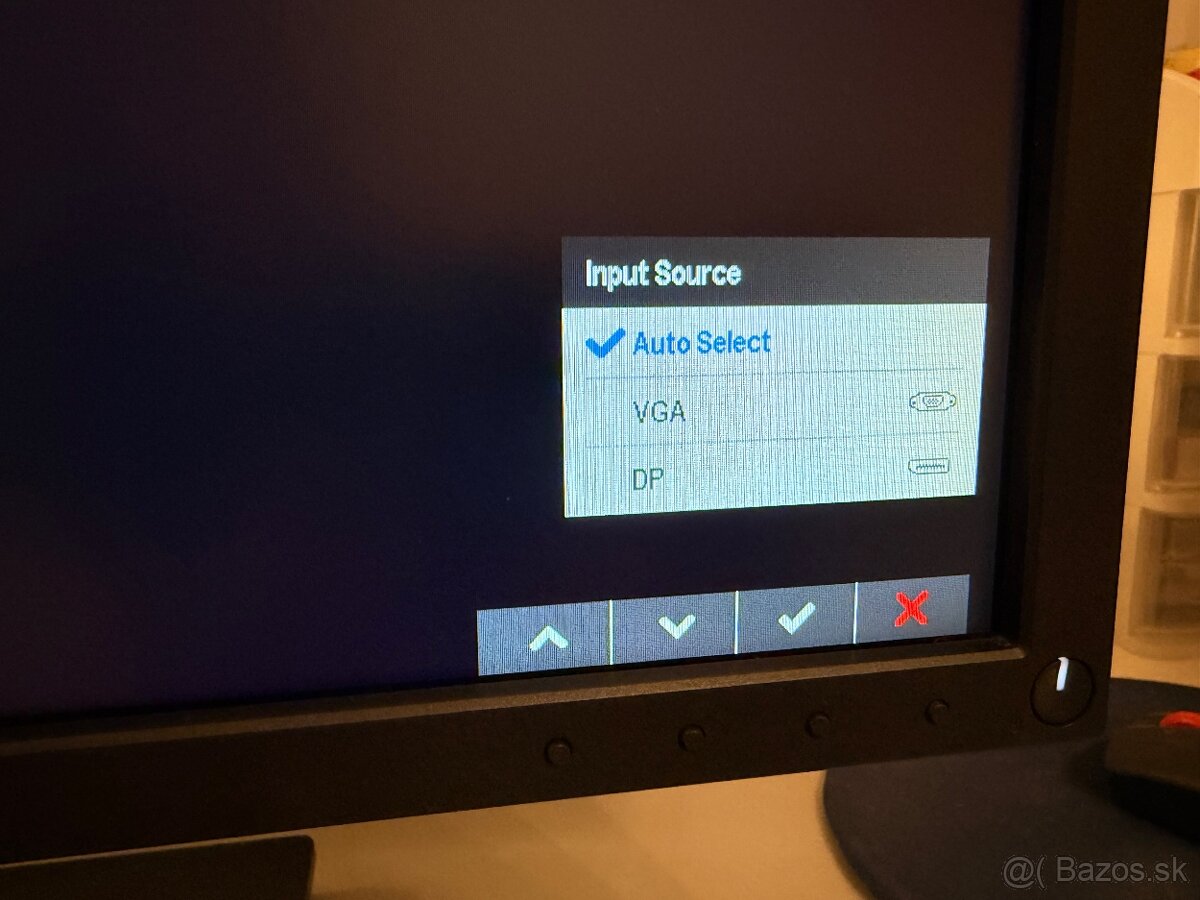 Predám monitor Dell E2216H - 4